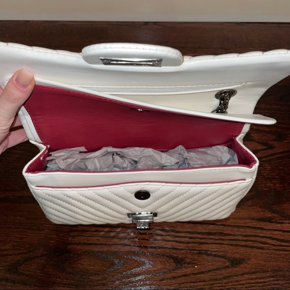 Chanel style, chevron quilted white leather flap bag with unique chain - Picture 5 of 10